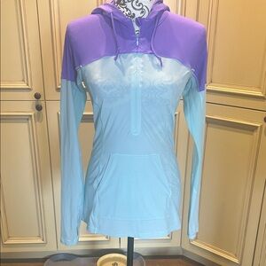 Lululemon Runbeam Hoodie
Aquamarine / Power Purple